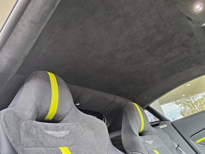 2023 Aston Martin VANTAGE photo 4