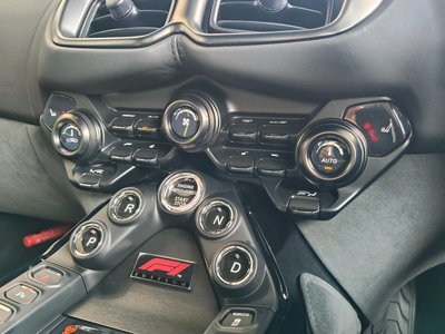 2023 Aston Martin VANTAGE — миниатюра 30
