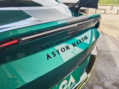 2023 Aston Martin VANTAGE — миниатюра 18