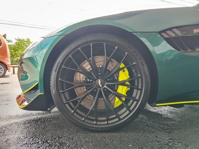 2023 Aston Martin VANTAGE photo 3