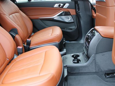 2025 BMW X7 thumbnail 63