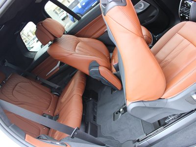 2025 BMW X7 thumbnail 66