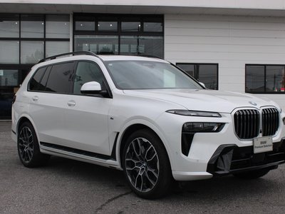 2025 BMW X7 photo 8