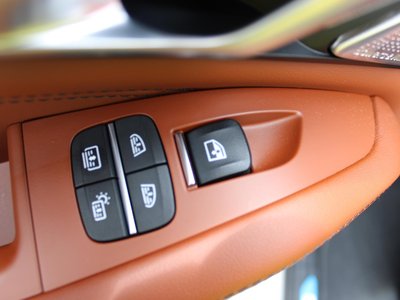 2025 BMW X7 thumbnail 68
