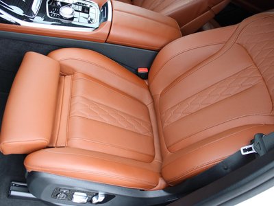 2025 BMW X7 thumbnail 57