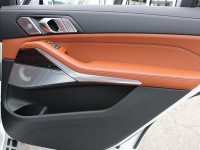 2025 BMW X7 thumbnail 61