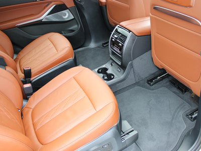 2025 BMW X7 thumbnail 64
