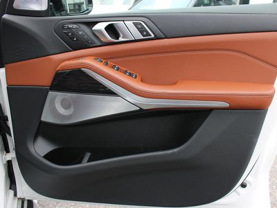 2025 BMW X7 thumbnail 27