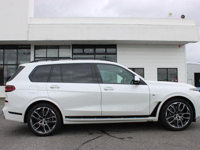 2025 BMW X7 photo 9