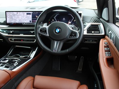 2025 BMW X7 thumbnail 33