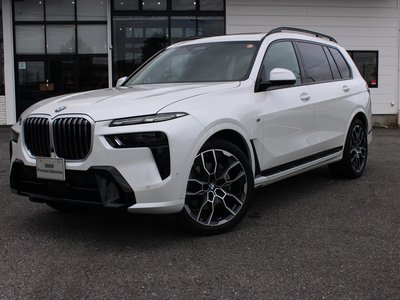 2025 BMW X7 photo 3