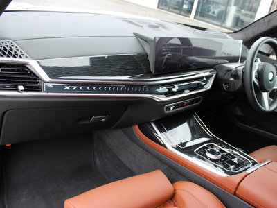 2025 BMW X7 thumbnail 58