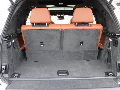 2025 BMW X7 thumbnail 74