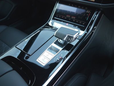 2025 AUDI A8 thumbnail 25