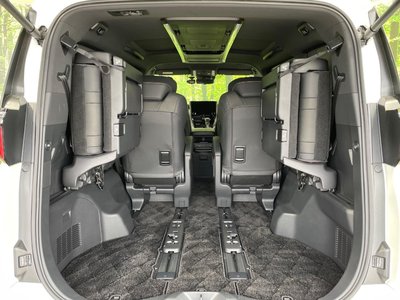 2024 Toyota ALPHARD — фото 11