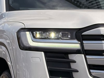 2025 Toyota LAND CRUISER 300 缩略图 8