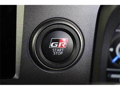 صورة 56 لـ 2025 Toyota GR YARIS