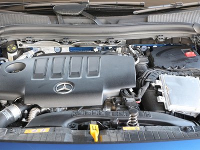 2025 Mercedes-BENZ GLA thumbnail 40