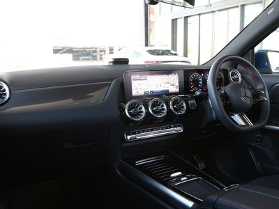 2025 Mercedes-BENZ GLA thumbnail 22