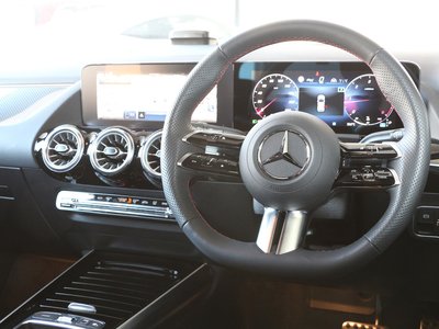 2025 Mercedes-BENZ GLA photo 7