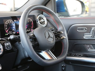 2025 Mercedes-BENZ GLA thumbnail 24