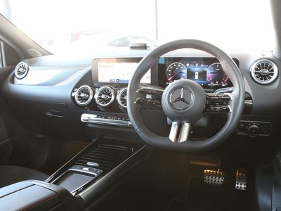 2025 Mercedes-BENZ GLA photo 2