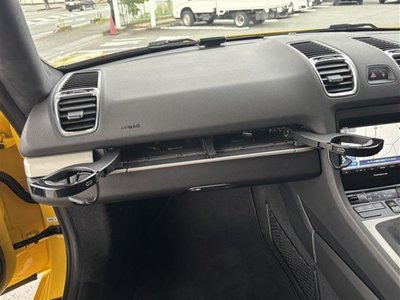 2016 Porsche CAYMAN thumbnail 32