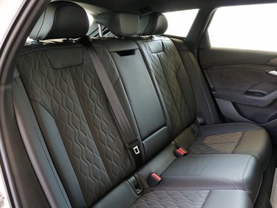 صورة 10 لـ 2025 AUDI A6 AVANT E-TRON