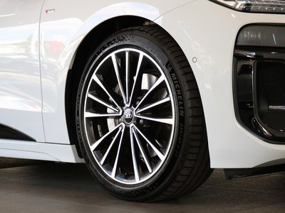 صورة 6 لـ 2025 AUDI A6 AVANT E-TRON