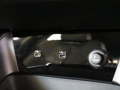 صورة 19 لـ 2025 AUDI A6 AVANT E-TRON