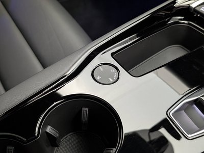 صورة 33 لـ 2022 AUDI E-TRON GT QUATTRO