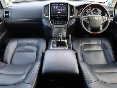 2015 Toyota LAND CRUISER 200 照片 5