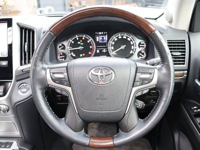 2015 Toyota LAND CRUISER 200 照片 9