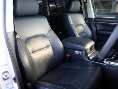 2015 Toyota LAND CRUISER 200 照片 6