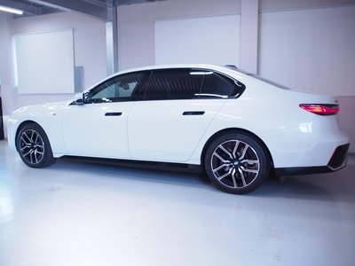 2023 BMW 7 SERIES photo 8