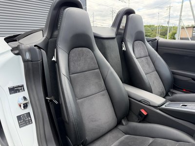 2016 Porsche BOXSTER thumbnail 32