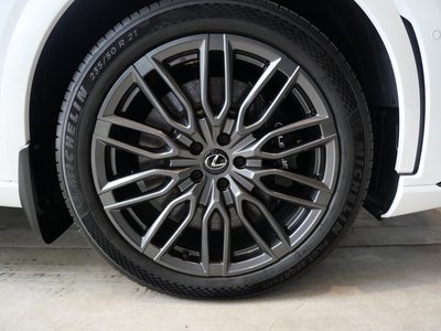 2023 Lexus RX thumbnail 18