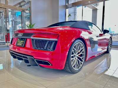 صورة 11 لـ 2017 AUDI R8 SPYDER