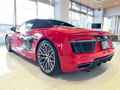 صورة 13 لـ 2017 AUDI R8 SPYDER