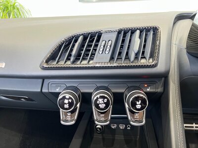 صورة 22 لـ 2017 AUDI R8 SPYDER