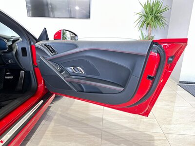 صورة 29 لـ 2017 AUDI R8 SPYDER