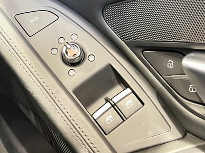 صورة 31 لـ 2017 AUDI R8 SPYDER