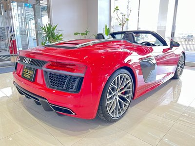 صورة 12 لـ 2017 AUDI R8 SPYDER