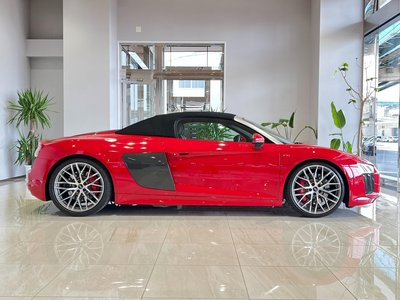 صورة 5 لـ 2017 AUDI R8 SPYDER