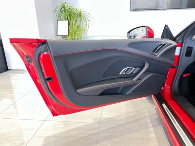 صورة 30 لـ 2017 AUDI R8 SPYDER