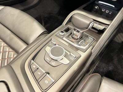 صورة 21 لـ 2017 AUDI R8 SPYDER