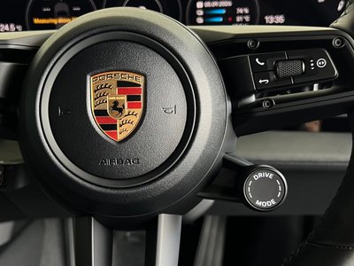 2022 Porsche TAYCAN photo 10