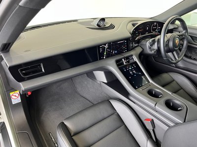 2022 Porsche TAYCAN photo 13