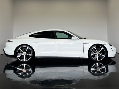 2022 Porsche TAYCAN photo 5