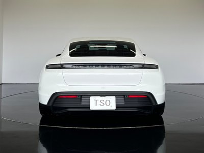 2022 Porsche TAYCAN photo 4